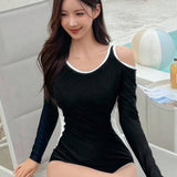 Stylish Long-sleeve Black-and-white Color-block Mermaid Girl Swimsuit
